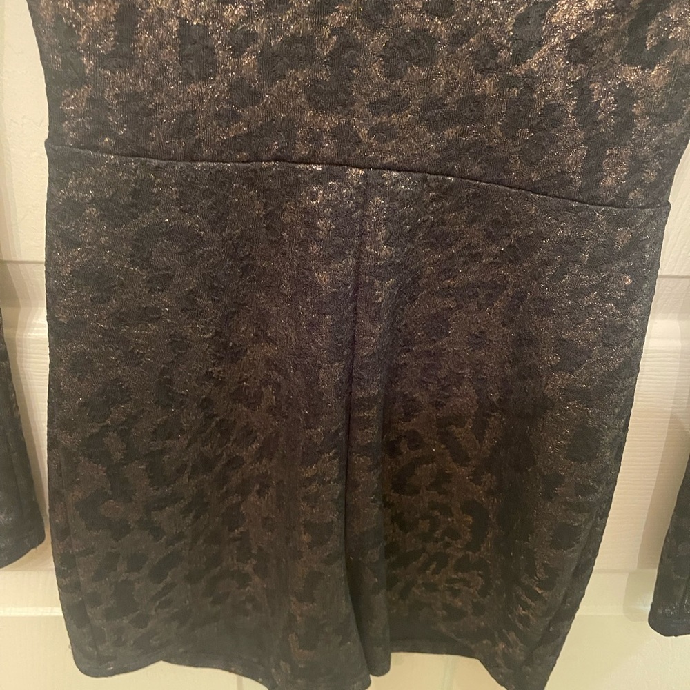 Cheetah Print Long Sleeve Romper - Picture 4 of 5